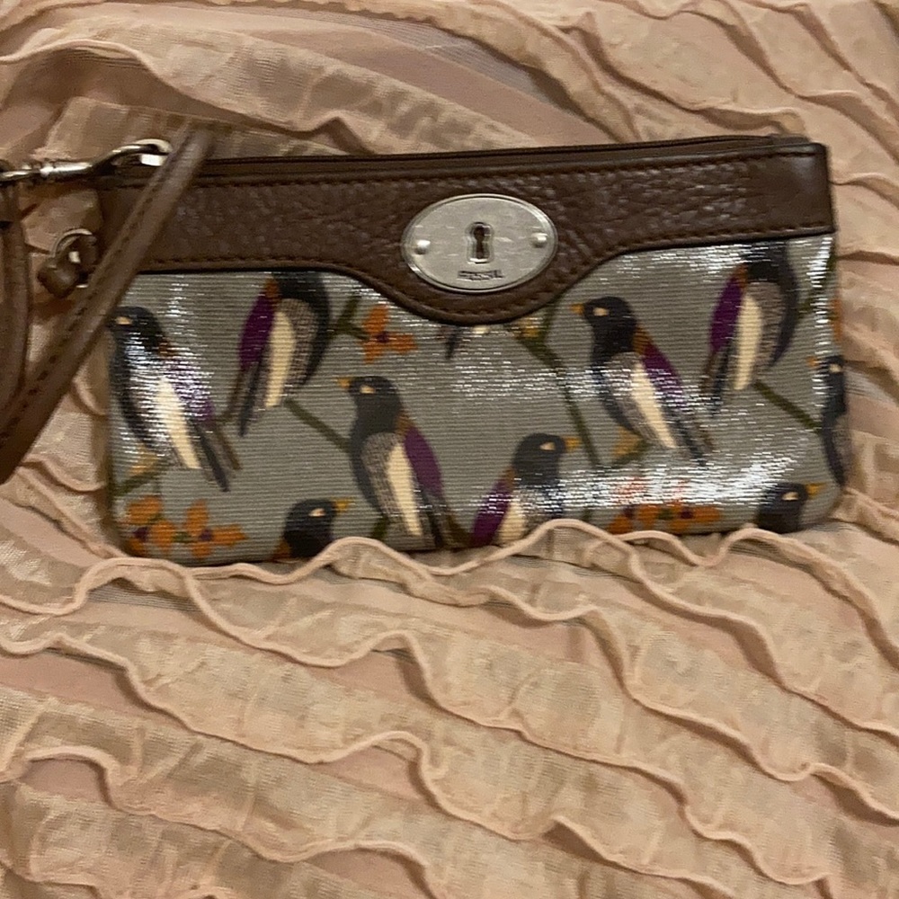 Fossil wristlet